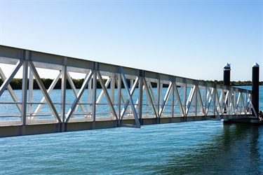 Pontoon image 4